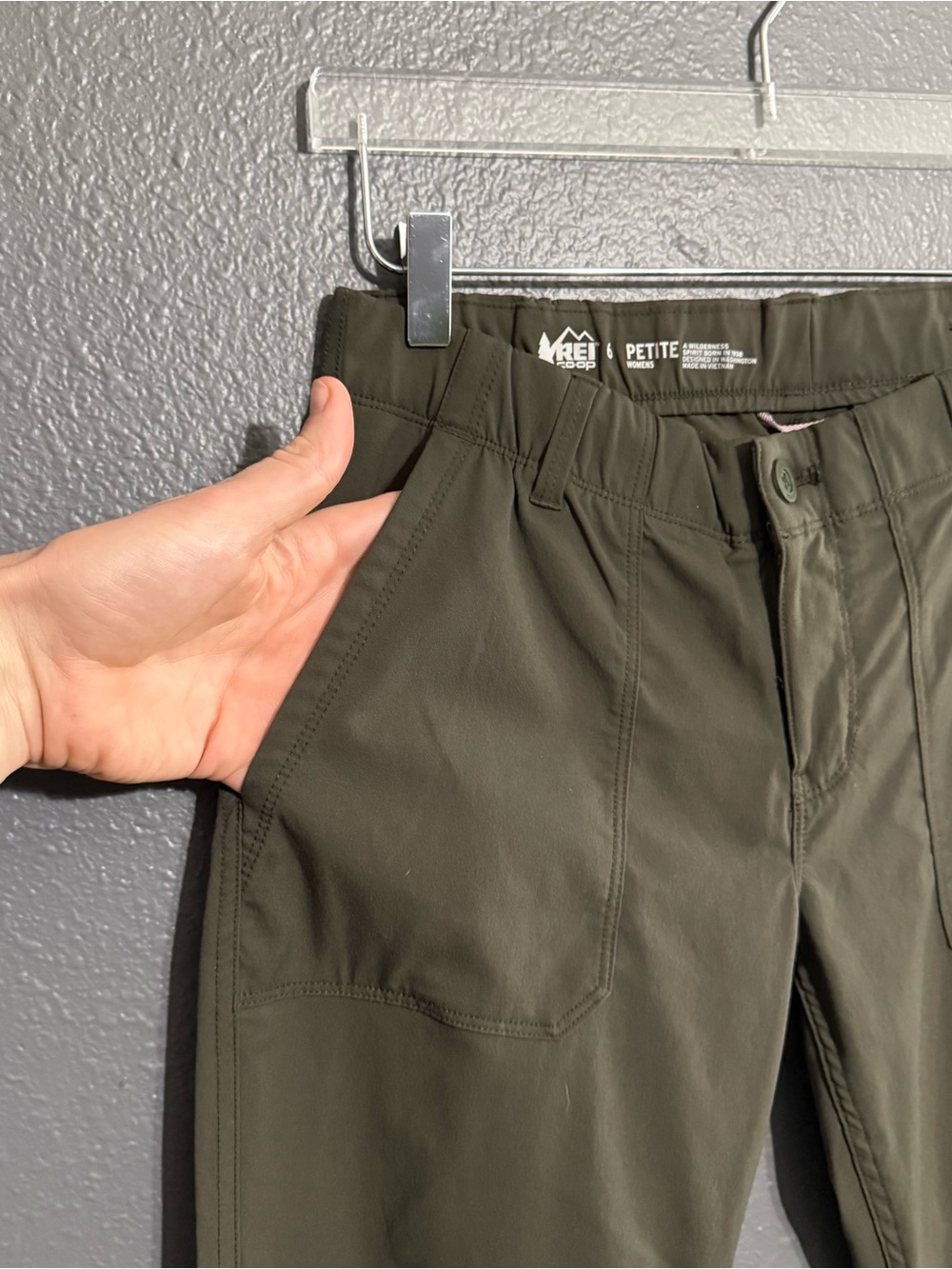 REI Women's Hiking Pants Size 6P - Picture 3 of 7